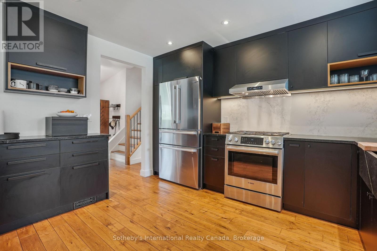 3 Forest Avenue, Hamilton, Ontario  L9H 6C1 - Photo 16 - X12131390