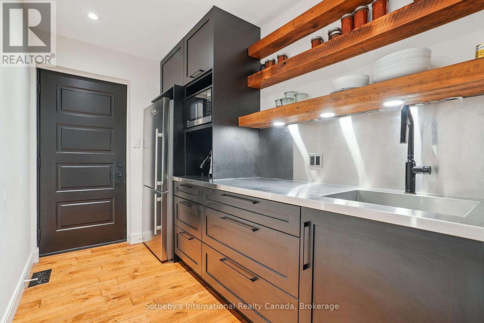 3 Forest Avenue, Hamilton, Ontario  L9H 6C1 - Photo 28 - X12131390