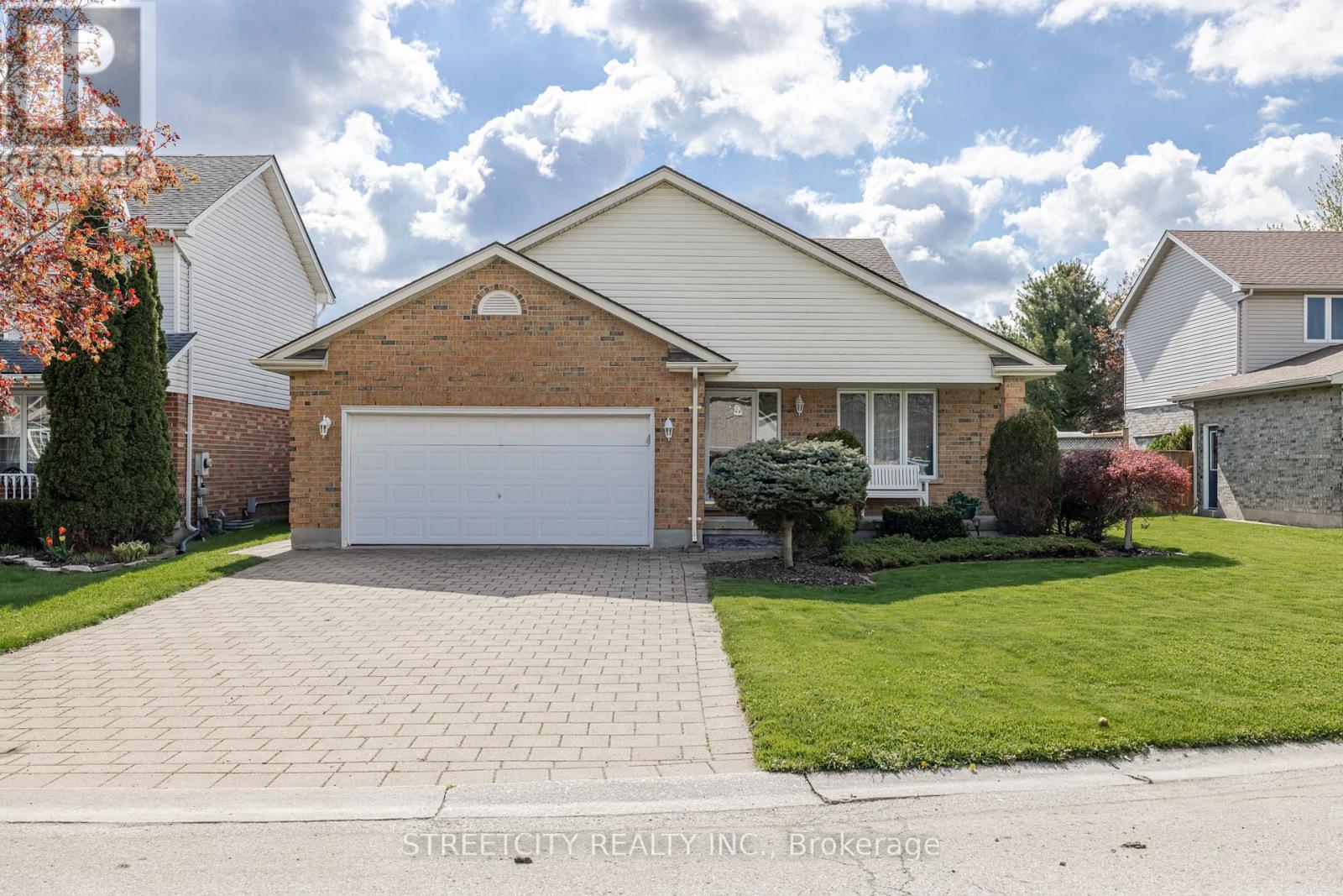 226 Andrea Crescent