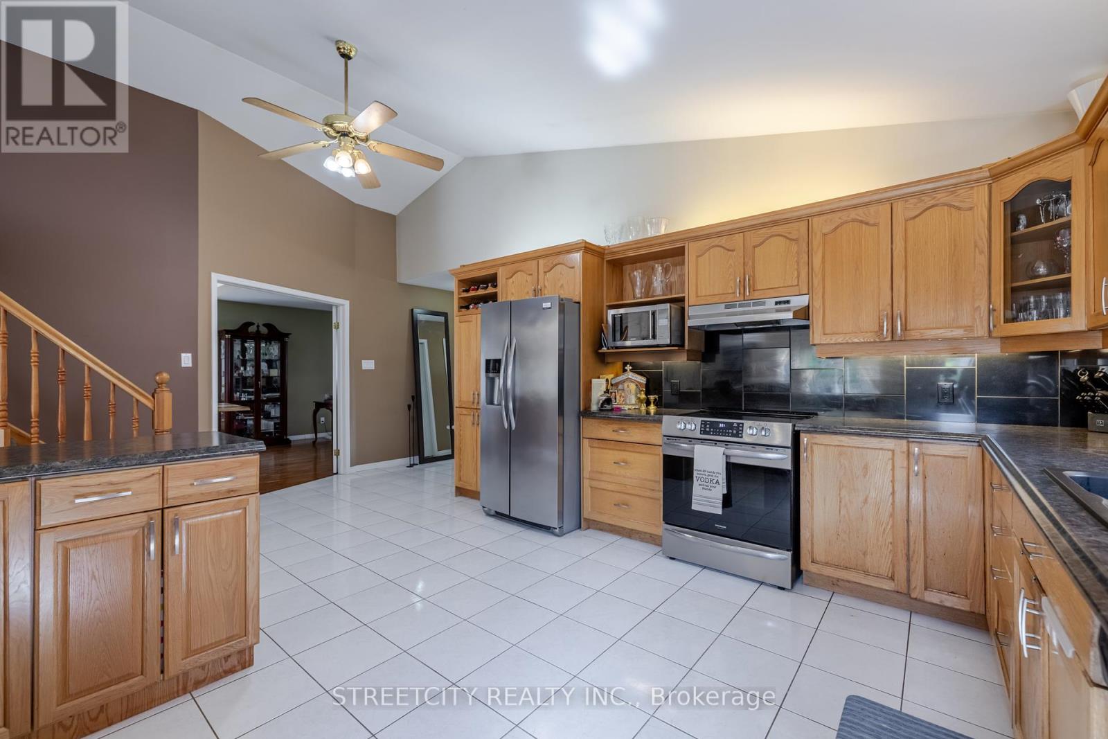 226 Andrea Crescent, Central Elgin, Ontario  N0L 1B0 - Photo 13 - X12131421