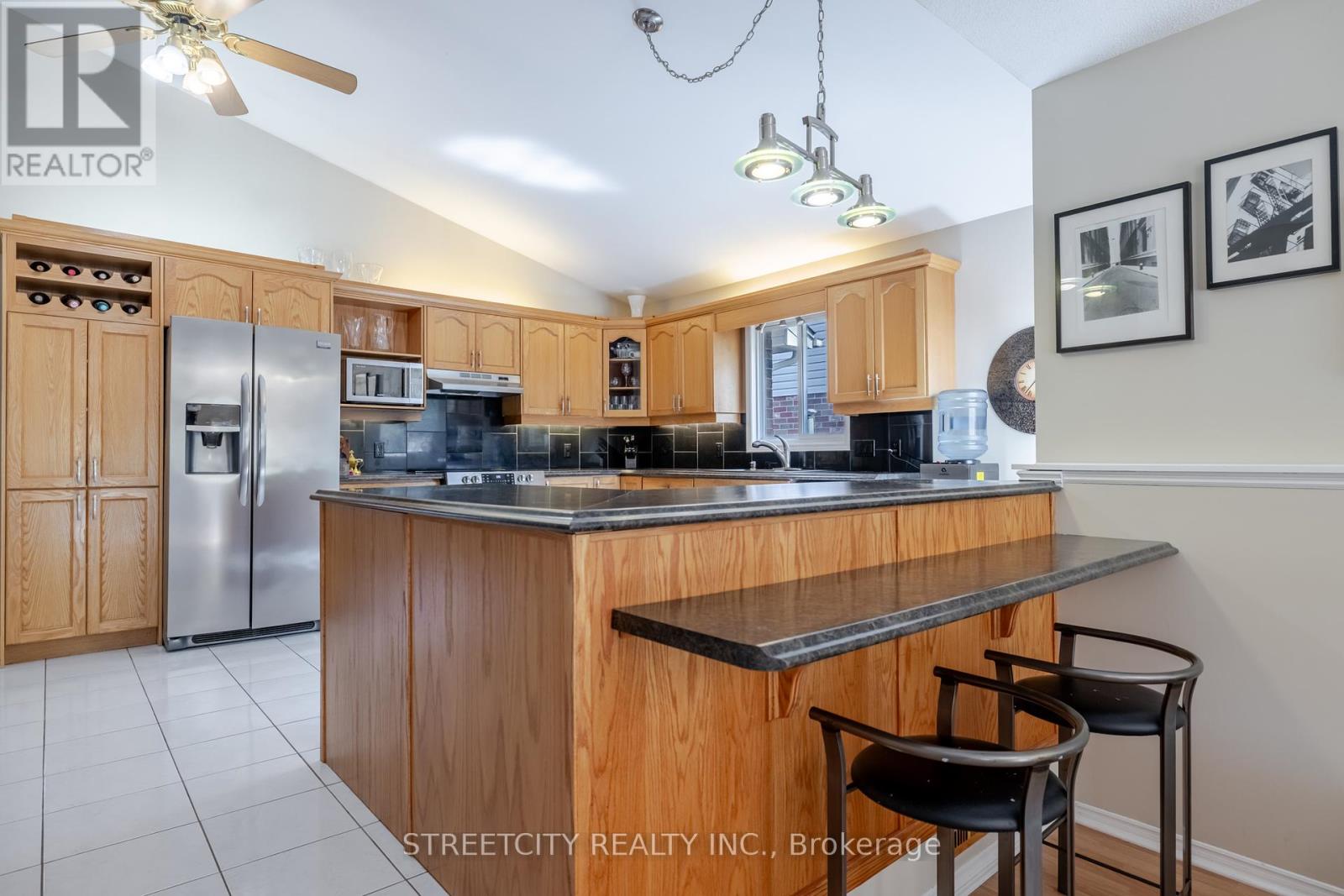226 Andrea Crescent, Central Elgin, Ontario  N0L 1B0 - Photo 15 - X12131421