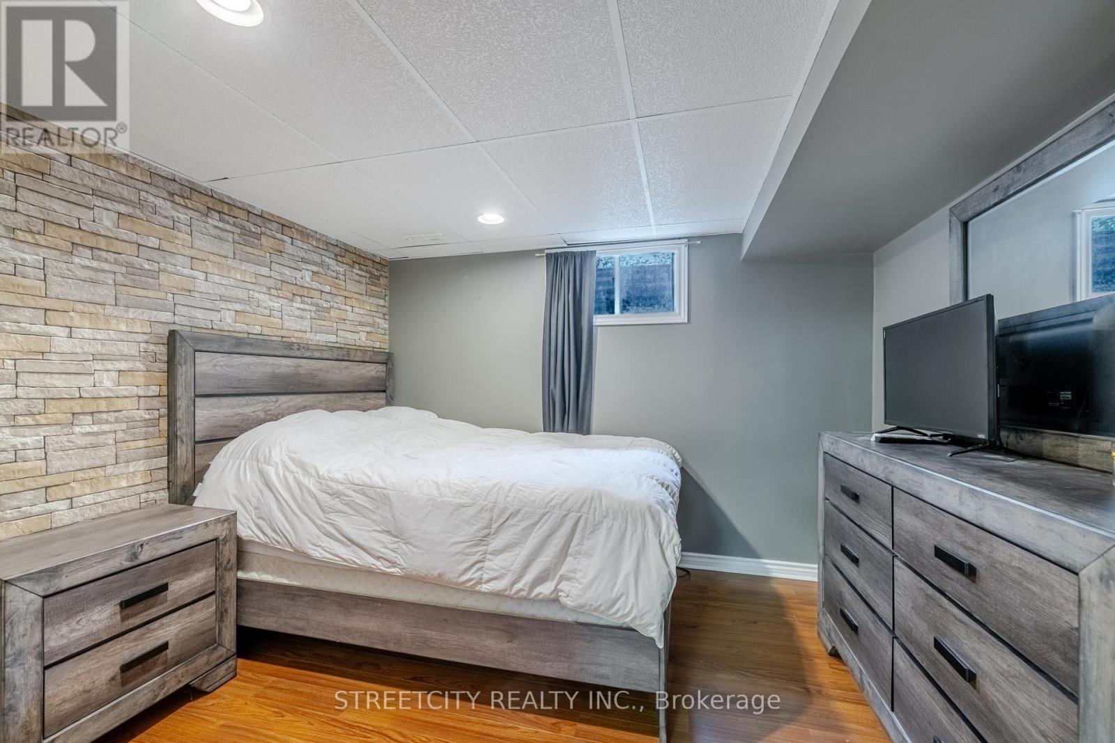 226 Andrea Crescent, Central Elgin, Ontario  N0L 1B0 - Photo 34 - X12131421