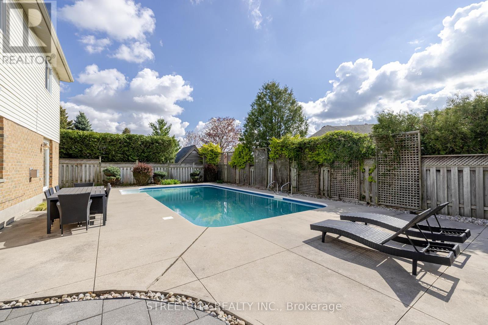 226 Andrea Crescent, Central Elgin, Ontario  N0L 1B0 - Photo 40 - X12131421