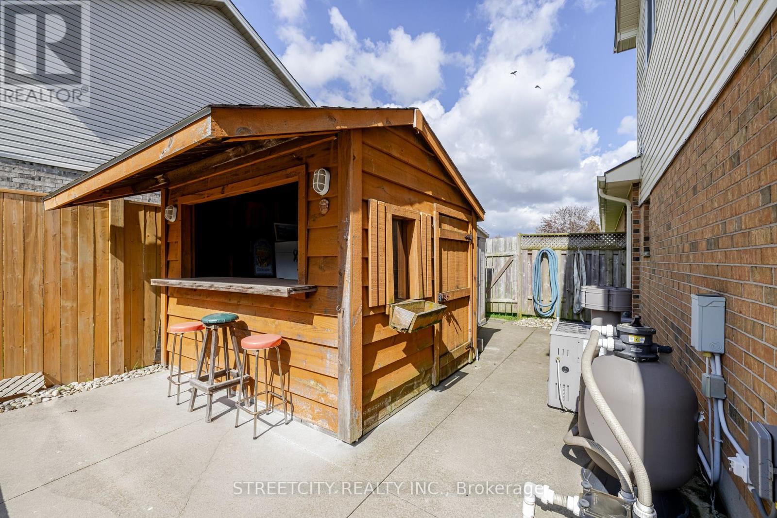 226 Andrea Crescent, Central Elgin, Ontario  N0L 1B0 - Photo 42 - X12131421