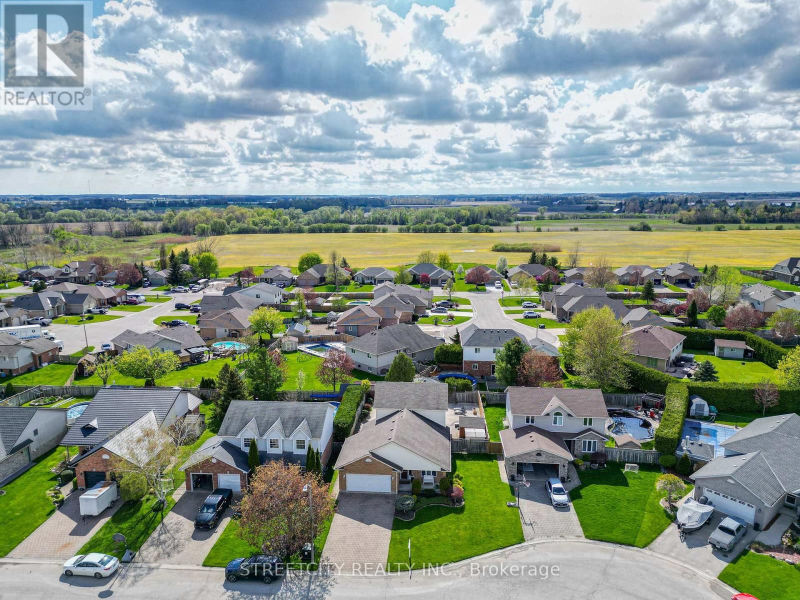 226 Andrea Crescent, Central Elgin, Ontario  N0L 1B0 - Photo 43 - X12131421