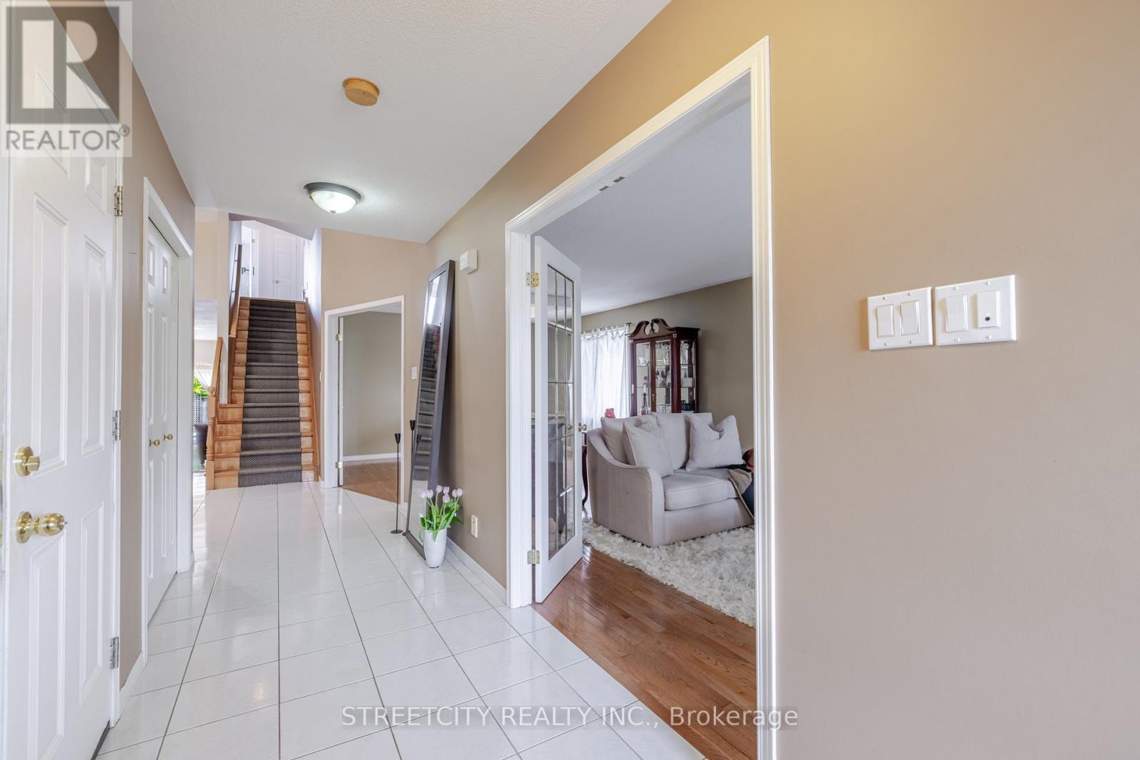 226 Andrea Crescent, Central Elgin, Ontario  N0L 1B0 - Photo 5 - X12131421
