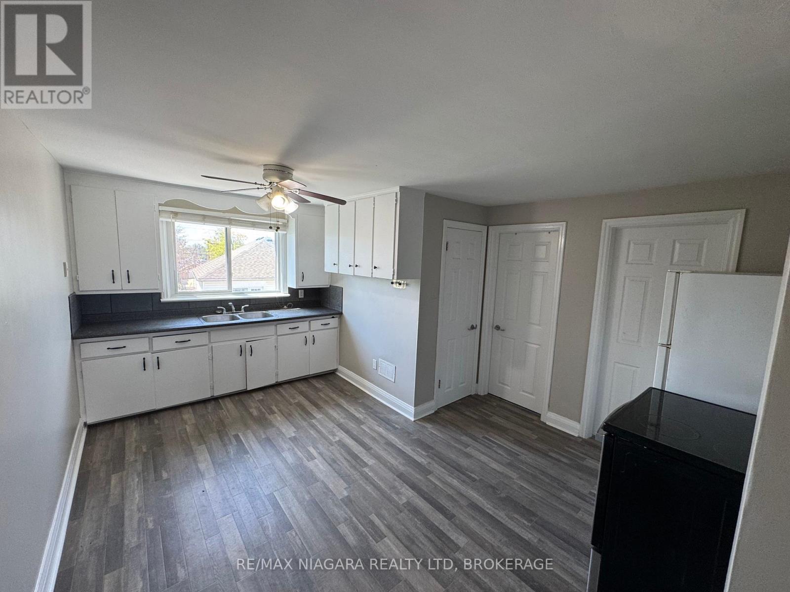 3 - 24 Union Street, St. Catharines (Western Hill), Ontario  L2S 2R2 - Photo 2 - X12131030