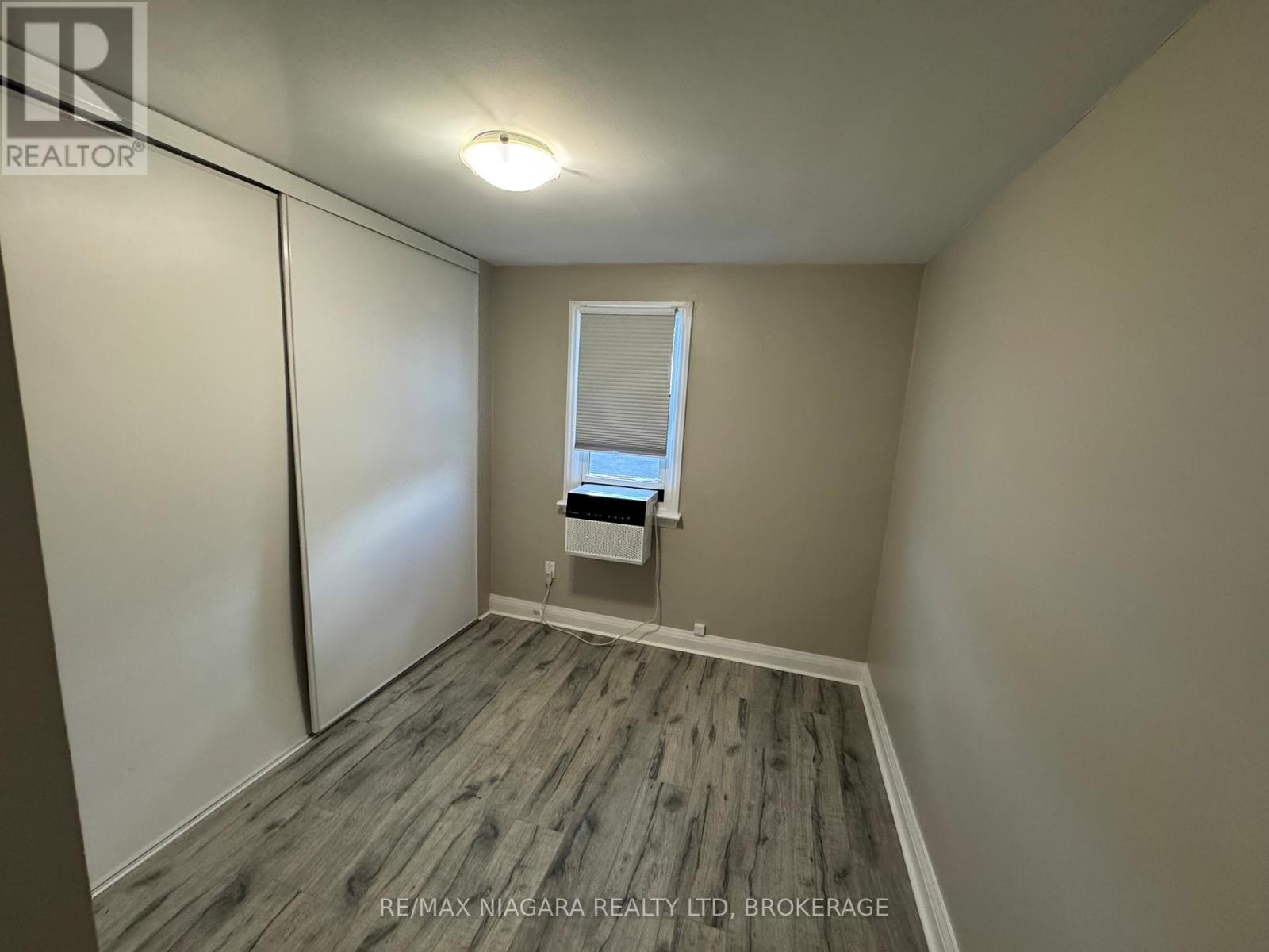 3 - 24 Union Street, St. Catharines (Western Hill), Ontario  L2S 2R2 - Photo 4 - X12131030