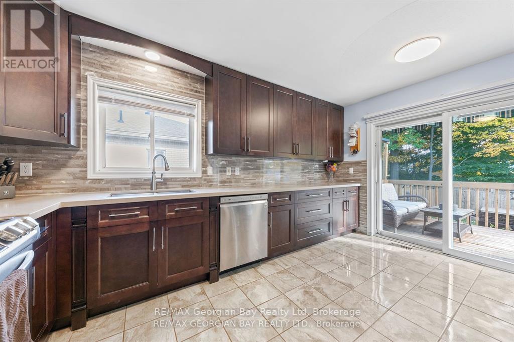 925 Dominion Avenue, Midland, Ontario  L4R 4W2 - Photo 12 - S12131472