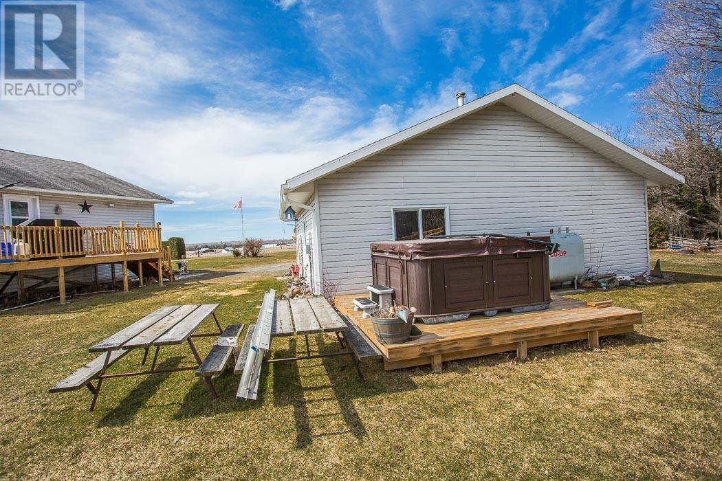 736 Pioneer Rd, Huron Shores, Ontario  P0R 1H0 - Photo 18 - SM251008