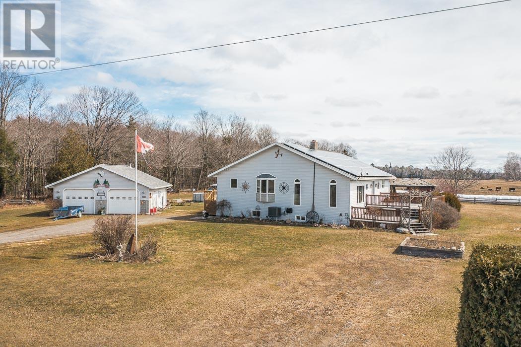 736 Pioneer RD, Huron Shores, Ontario