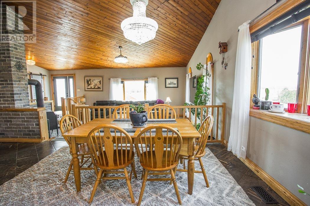 736 Pioneer Rd, Huron Shores, Ontario  P0R 1H0 - Photo 30 - SM251008