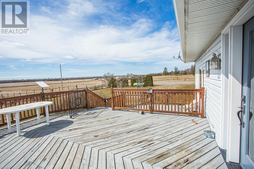 736 Pioneer Rd, Huron Shores, Ontario  P0R 1H0 - Photo 15 - SM251008
