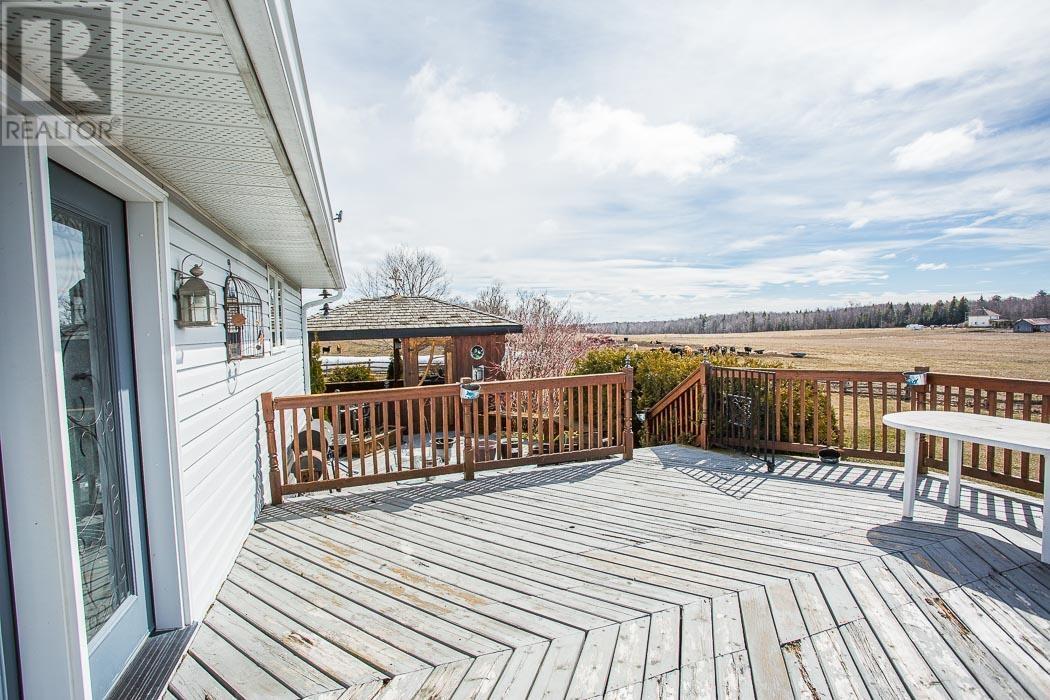 736 Pioneer Rd, Huron Shores, Ontario  P0R 1H0 - Photo 13 - SM251008