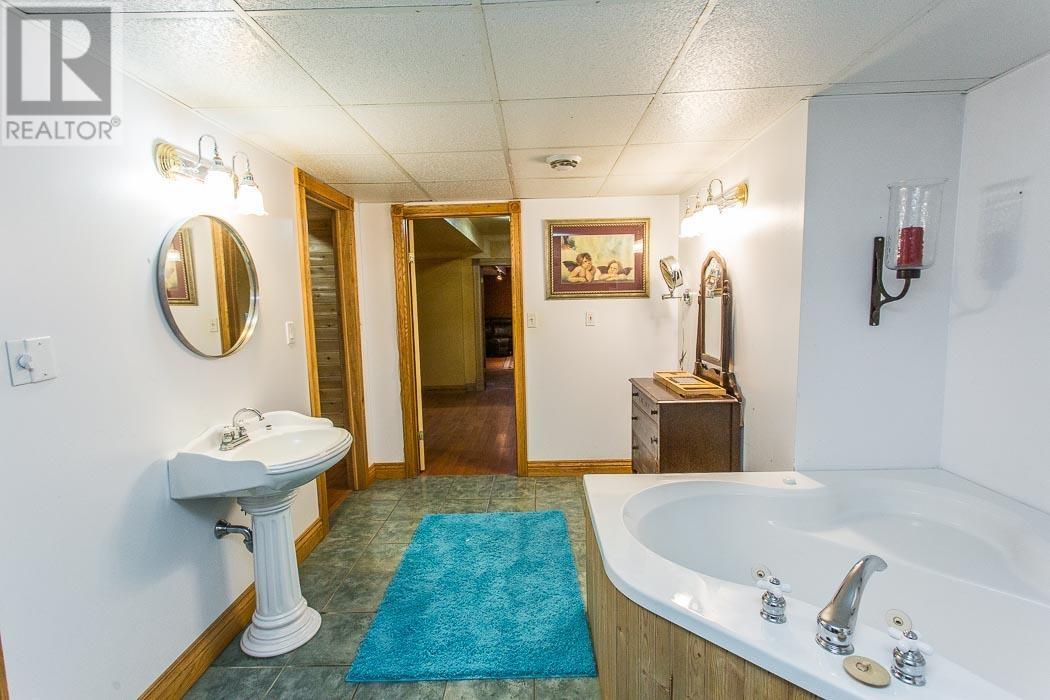 736 Pioneer Rd, Huron Shores, Ontario  P0R 1H0 - Photo 42 - SM251008