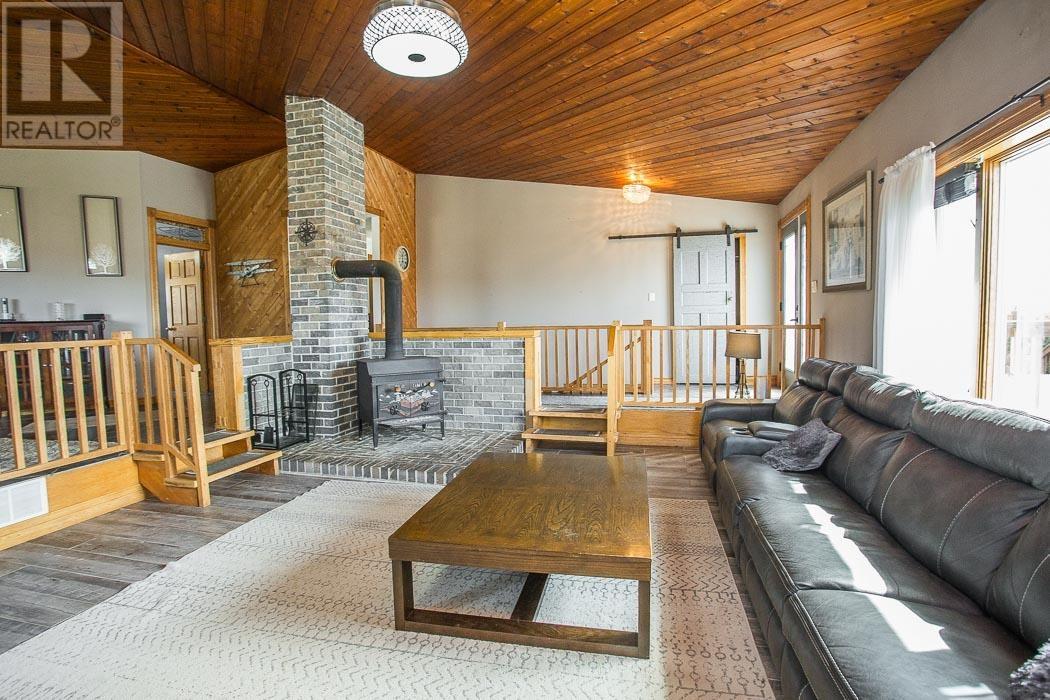736 Pioneer Rd, Huron Shores, Ontario  P0R 1H0 - Photo 32 - SM251008