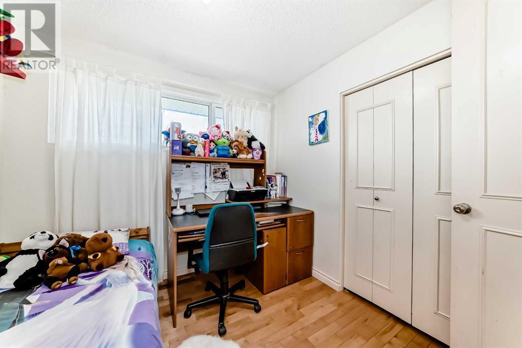 53 Wakefield Drive Sw, Calgary, Alberta  T3C 2W8 - Photo 17 - A2215940