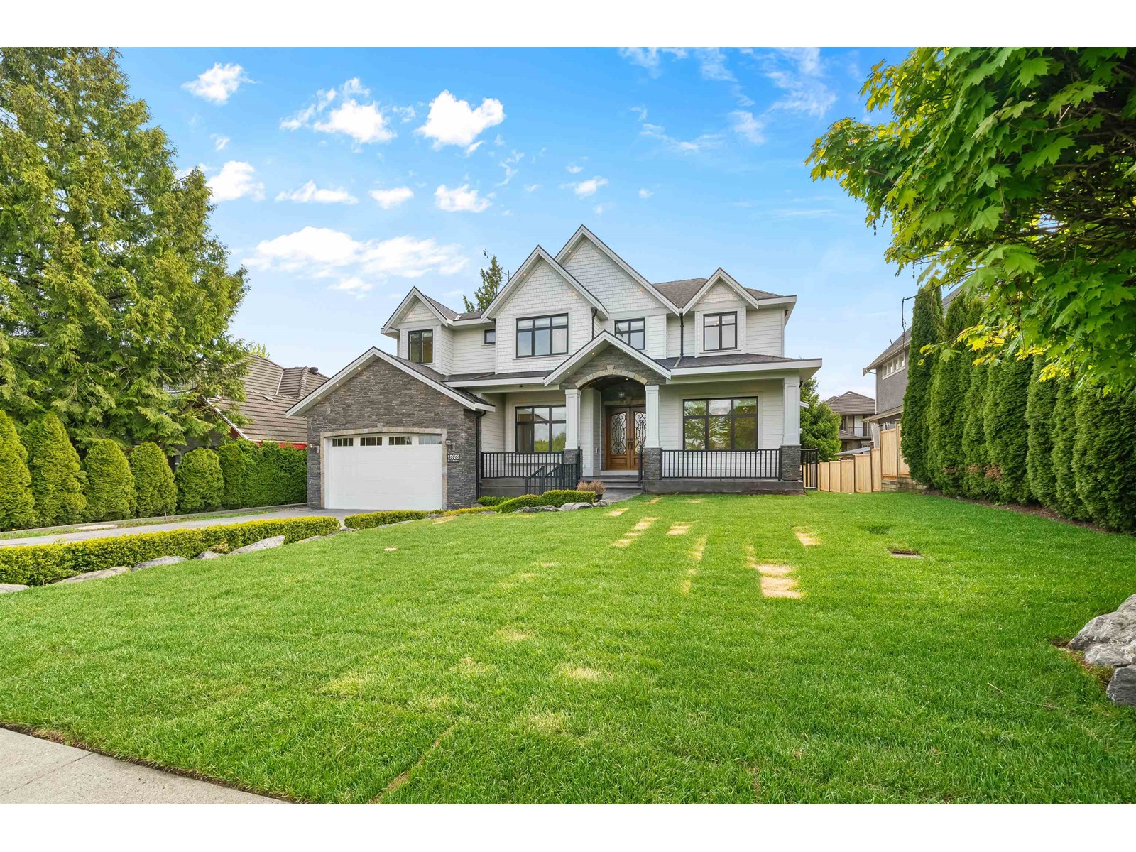 Property at 15852 109 AVENUE image 2