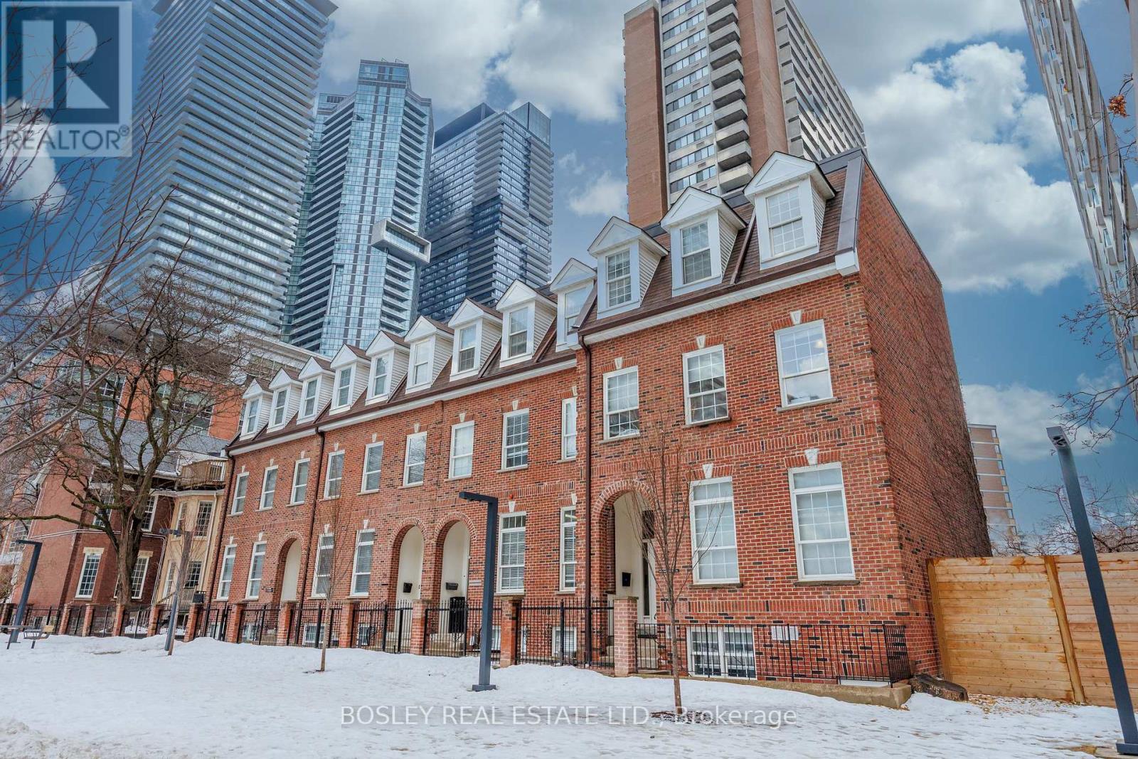 21 ISABELLA STREET, Toronto, Ontario