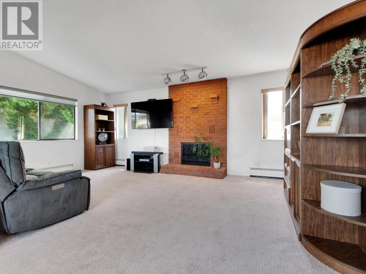 6272 Bryant Street, Burnaby, British Columbia  V5H 1Y2 - Photo 8 - R2999121