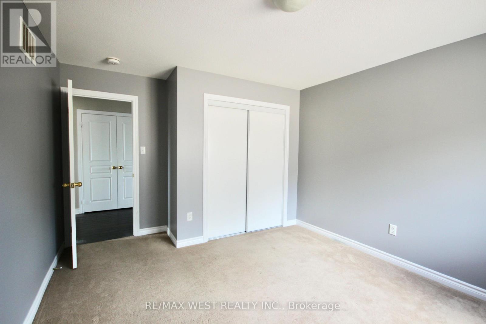 Main - 152 The Queensway, Barrie, Ontario  L4M 0B5 - Photo 26 - S12130933