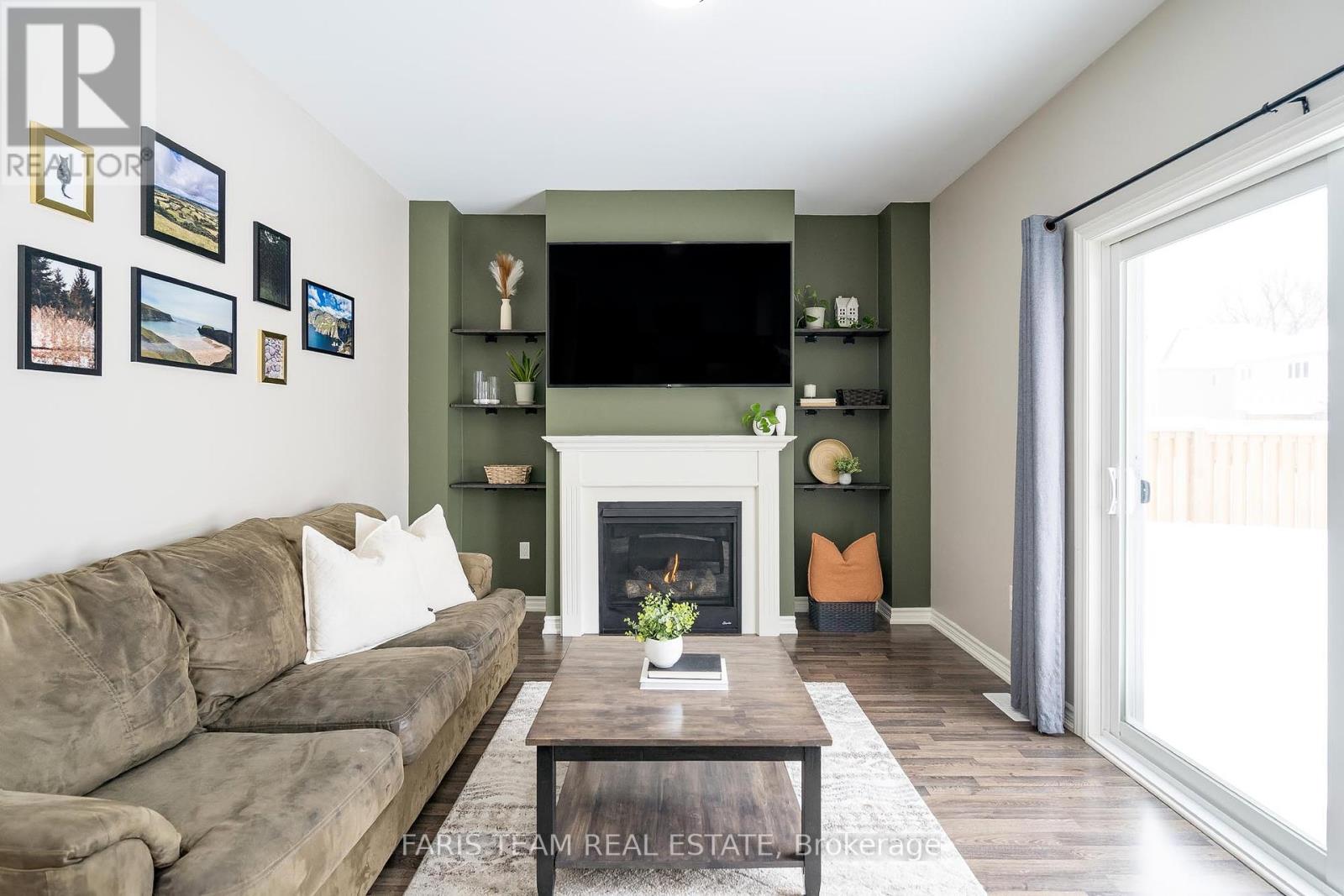 210 Springfield Crescent, Clearview, Ontario  L0M 1S0 - Photo 7 - S12117372