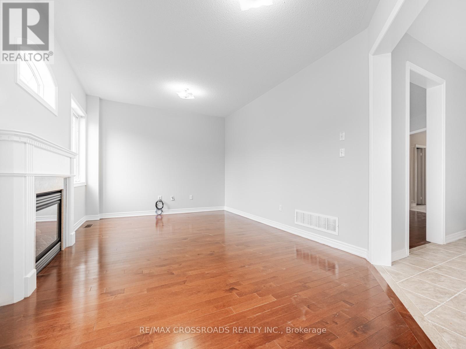 Property at 90 REGINALD LAMB CRESCENT image 5