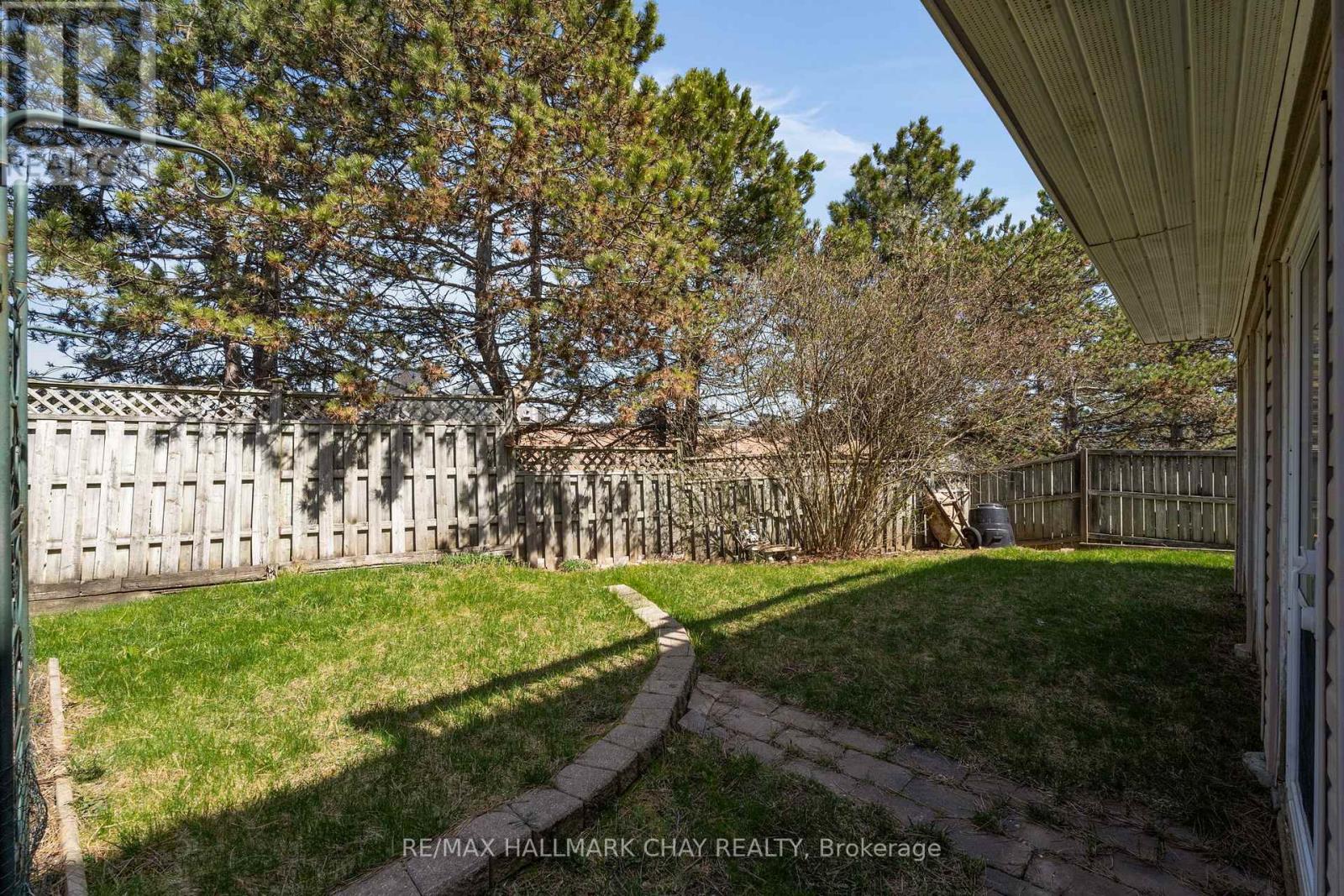 4 Trillium Crescent, Barrie, Ontario  L4N 5P5 - Photo 37 - S12131287