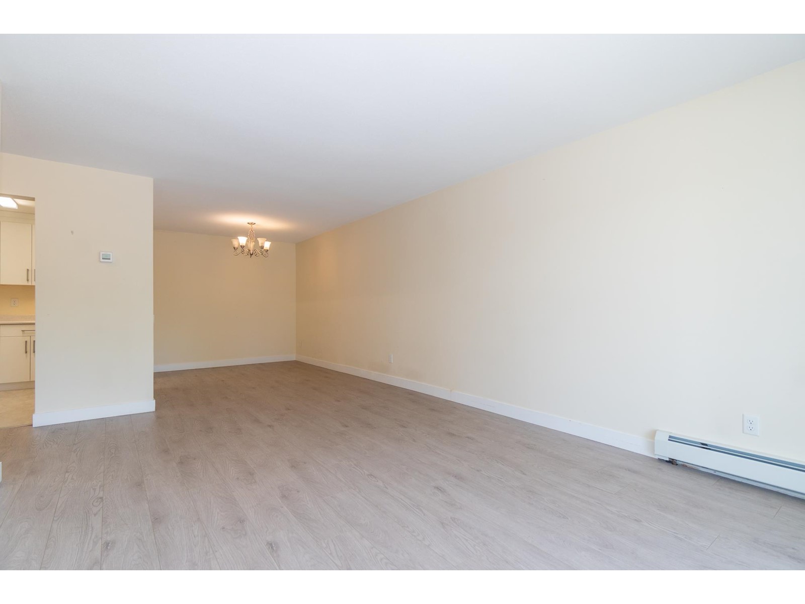 323 32850 George Ferguson Way, Abbotsford, British Columbia  V2S 7K1 - Photo 7 - R2999061
