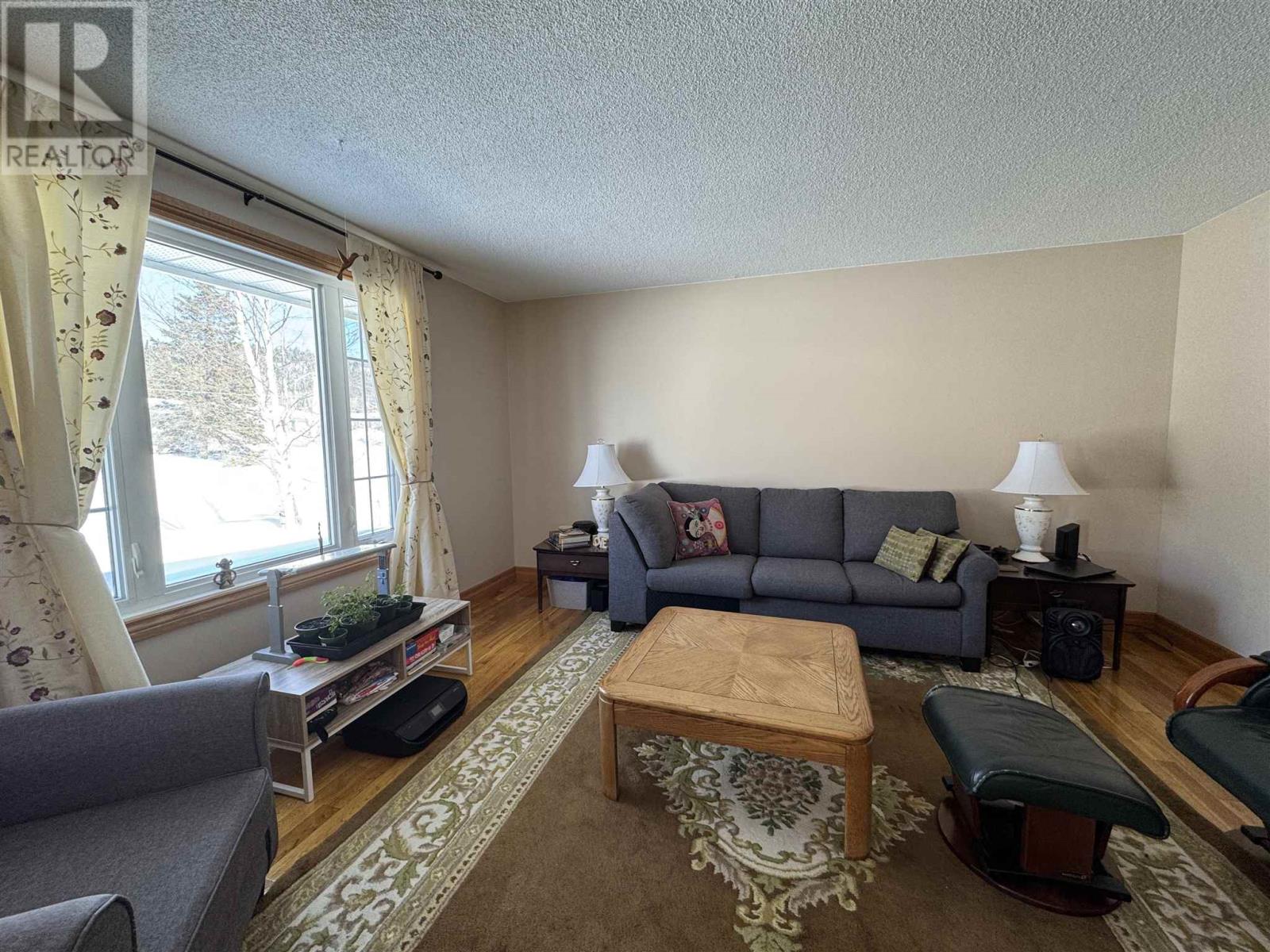 34 Redwing Ave, Manitouwadge, Ontario  P0T 2C0 - Photo 11 - TB250470