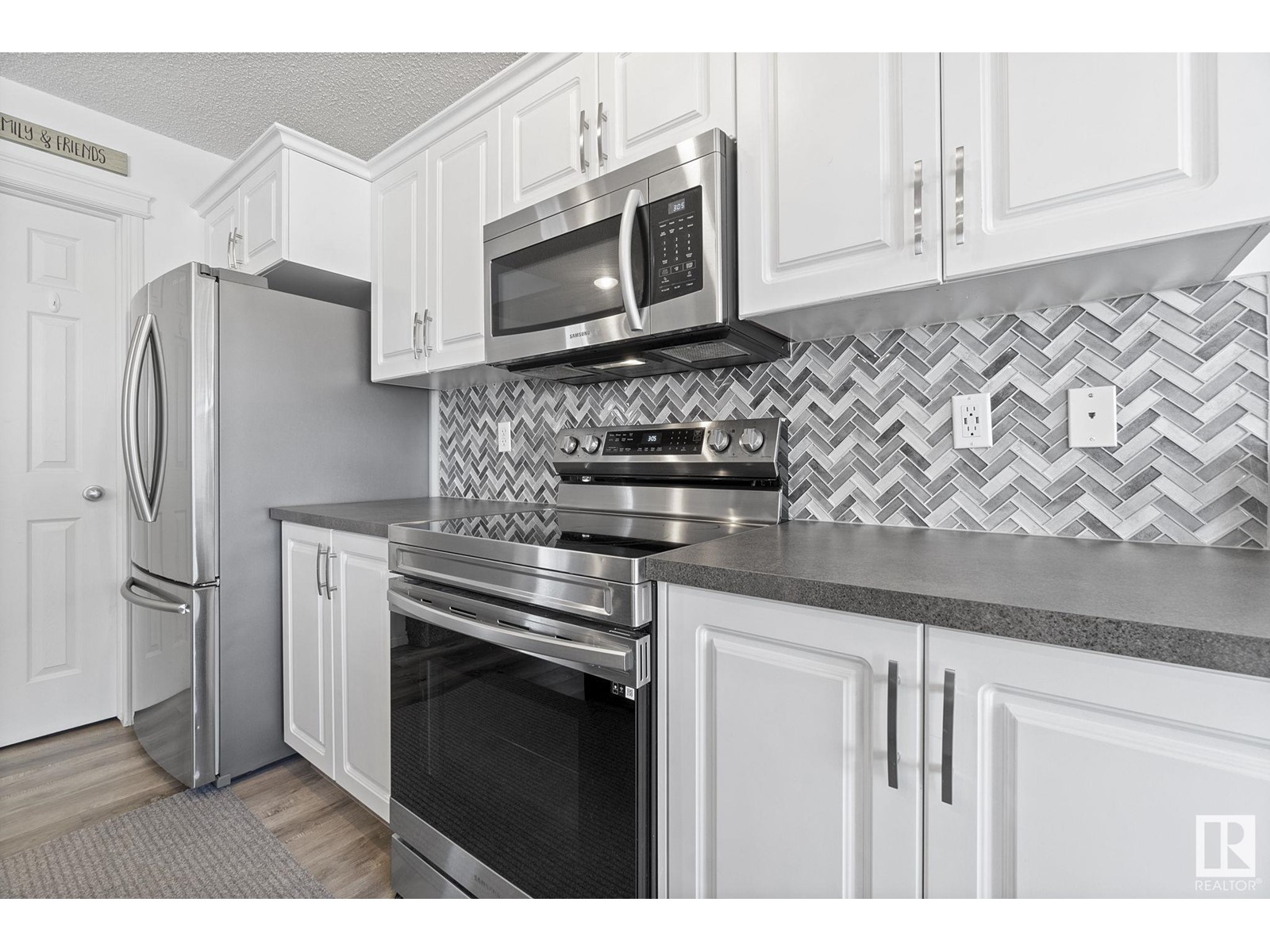 Property at 166 SUMMERTON CR image 5
