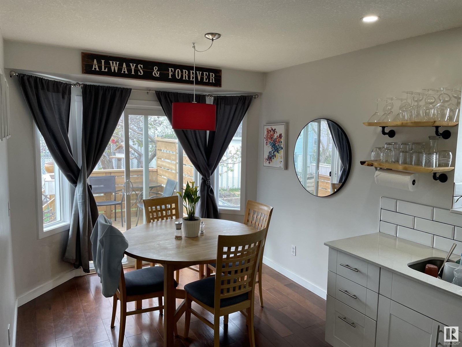 Property at 67 Deer Park Blvd image 5