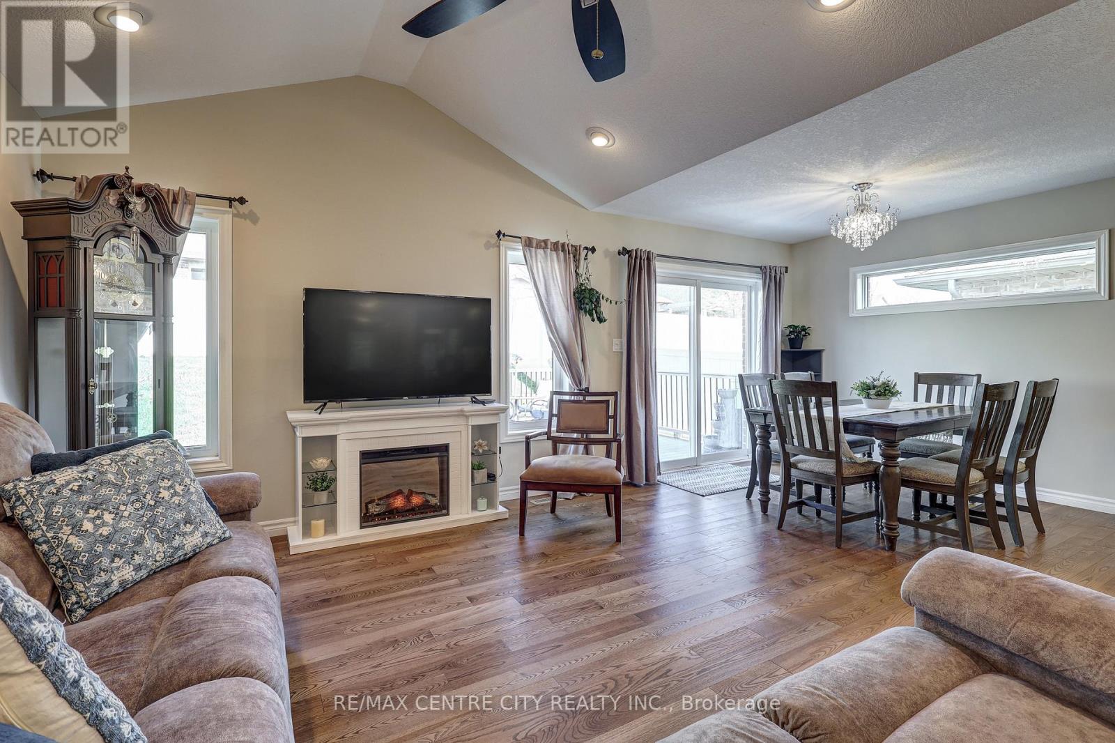 19 Blairmont Terrace, St. Thomas, Ontario  N5R 0E2 - Photo 8 - X12131570