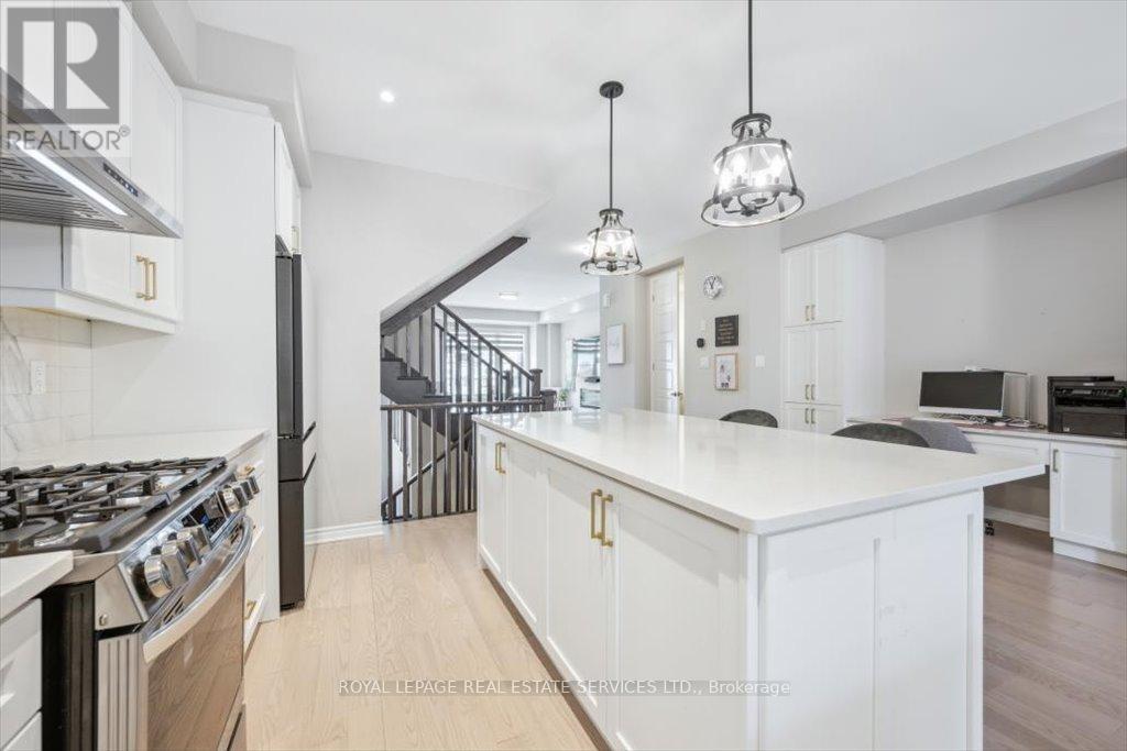 3043 John Mckay Boulevard, Oakville, Ontario  L6H 4K5 - Photo 18 - W12131286