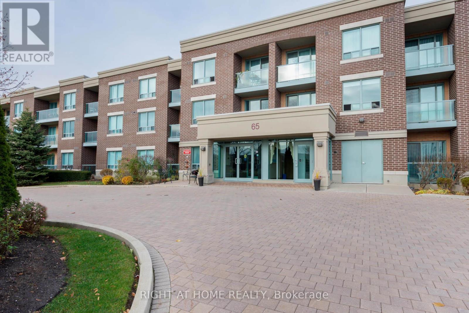 Property at 318 - 65 VIA ROSEDALE image 1
