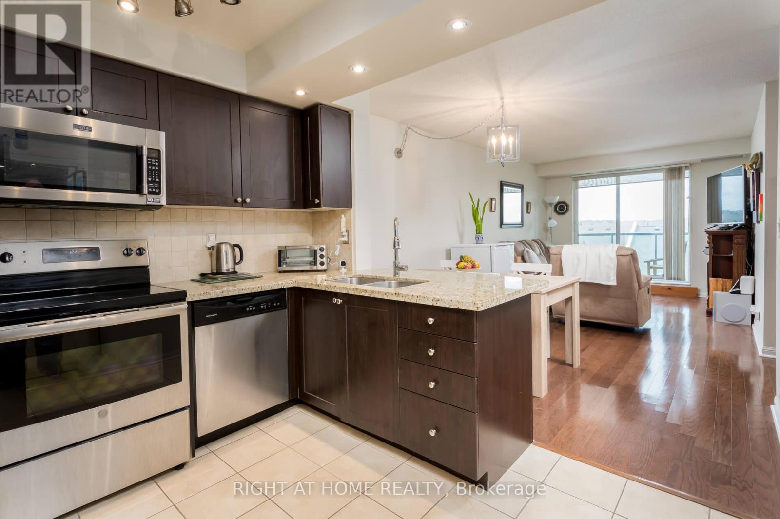 Property at 318 - 65 VIA ROSEDALE image 4
