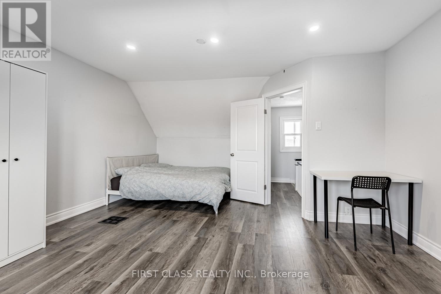 1113 Dufferin Street, Toronto, Ontario  M6H 4B5 - Photo 21 - W12131331