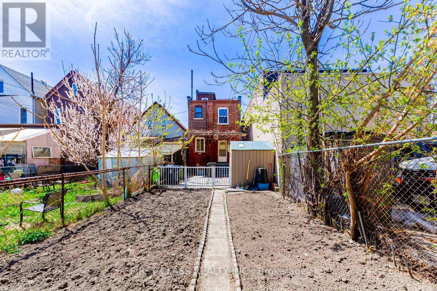 1113 Dufferin Street, Toronto, Ontario  M6H 4B5 - Photo 31 - W12131331