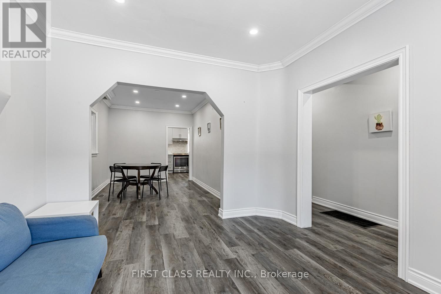 1113 Dufferin Street, Toronto, Ontario  M6H 4B5 - Photo 4 - W12131331