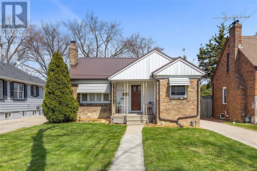 Property at 944 HOMEDALE image 2