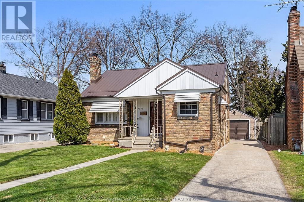 MLS# 25011474: 944 HOMEDALE, Windsor, Canada