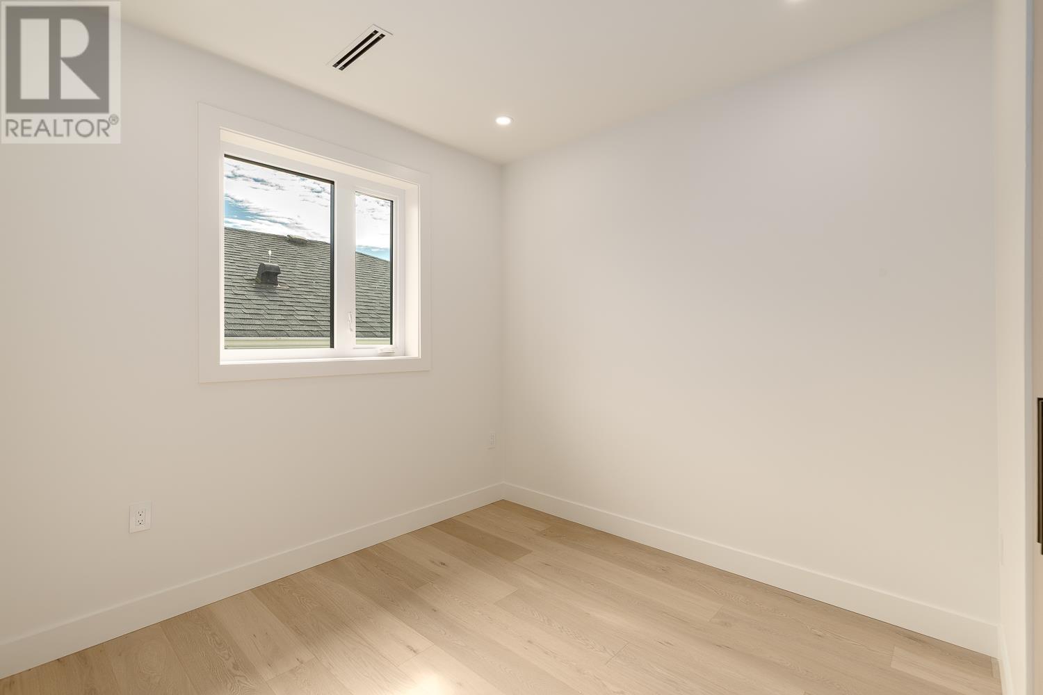 1 2658 Dundas Street, Vancouver, British Columbia  V5K 1P9 - Photo 11 - R2999780