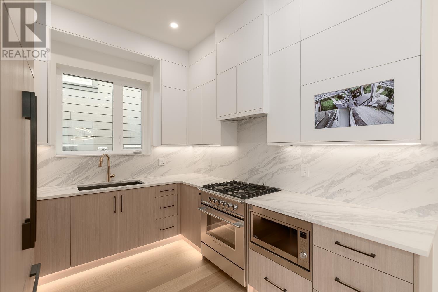 1 2658 Dundas Street, Vancouver, British Columbia  V5K 1P9 - Photo 9 - R2999780