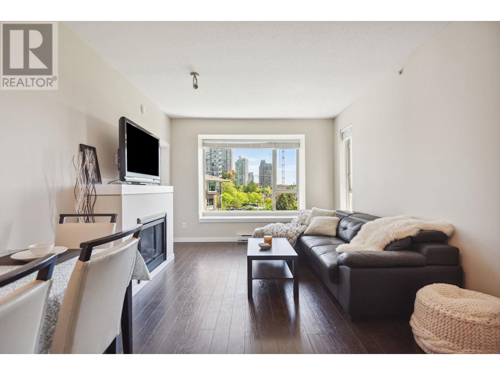 403 4728 Dawson Street, Burnaby, British Columbia  V5C 0A9 - Photo 1 - R2999790
