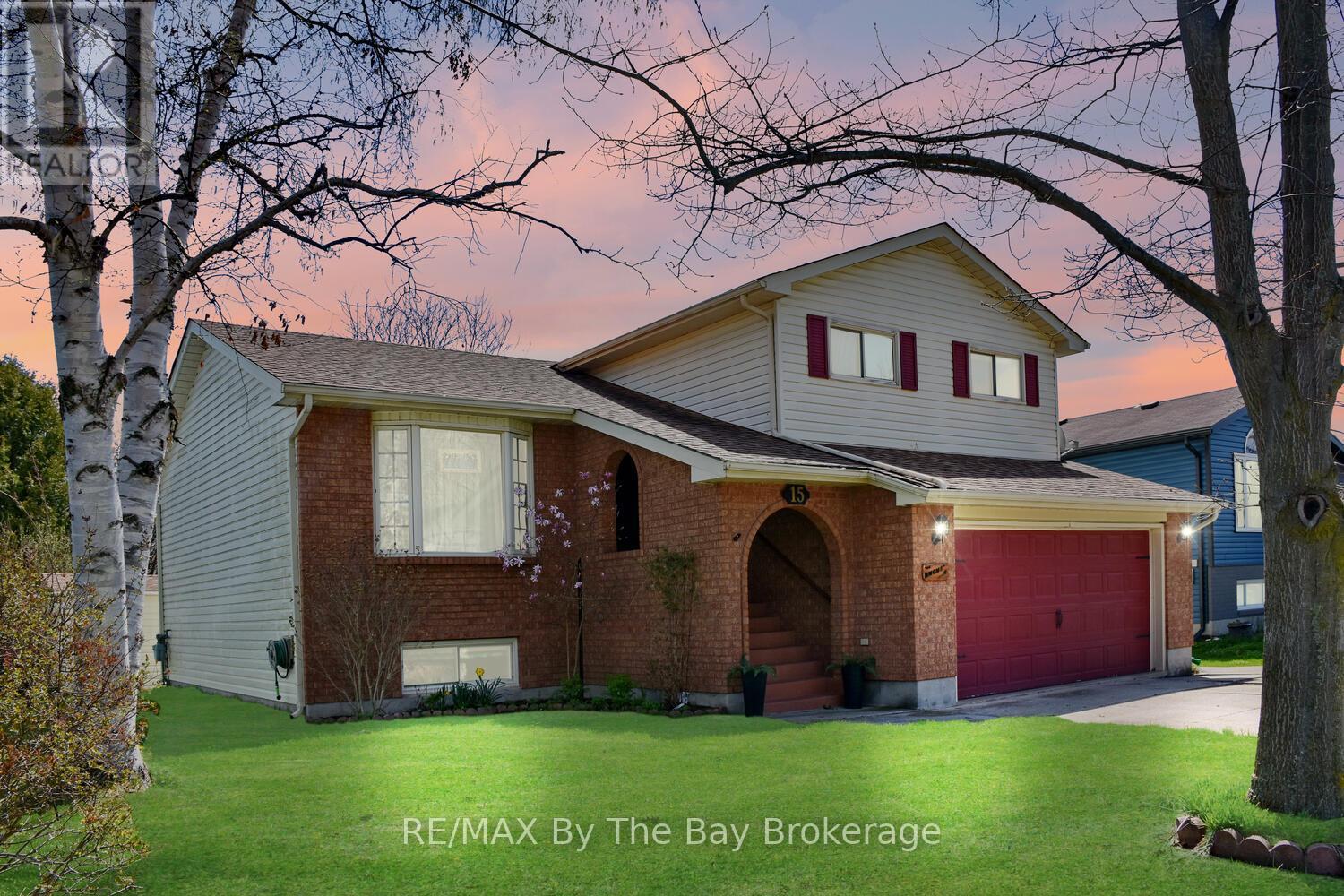 15 INNISBROOK DRIVE, Wasaga Beach, Ontario