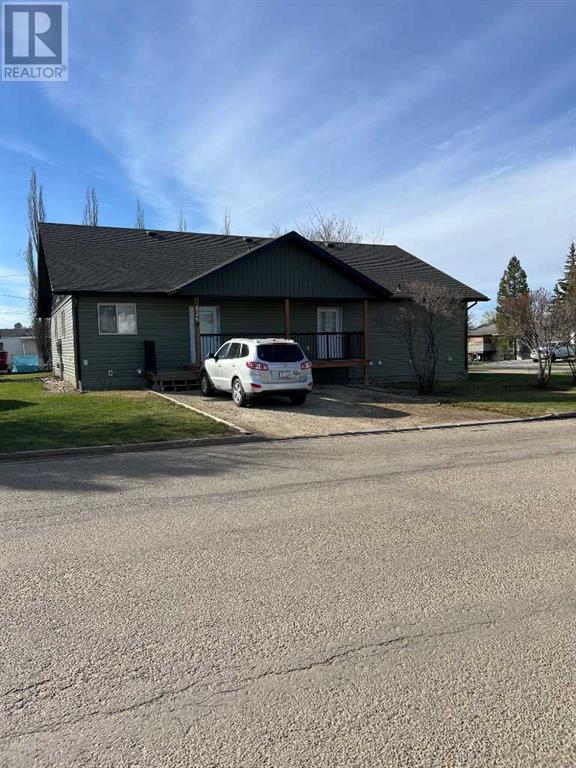 826 3rd Avenue, Beaverlodge, Alberta  T0H 0C0 - Photo 17 - A2208340