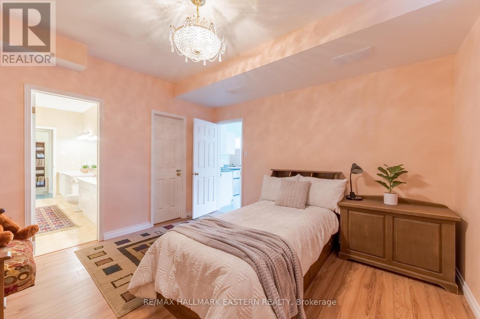 562 Westman Avenue, Peterborough West, Ontario  K9K 2H3 - Photo 36 - X12131555