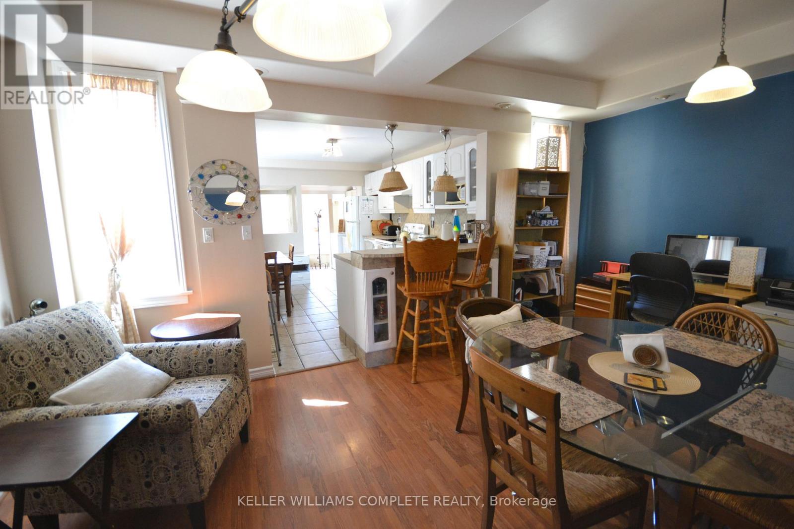 25 Chatham Street, Hamilton (Kirkendall), Ontario  L8P 2B3 - Photo 12 - X12131320