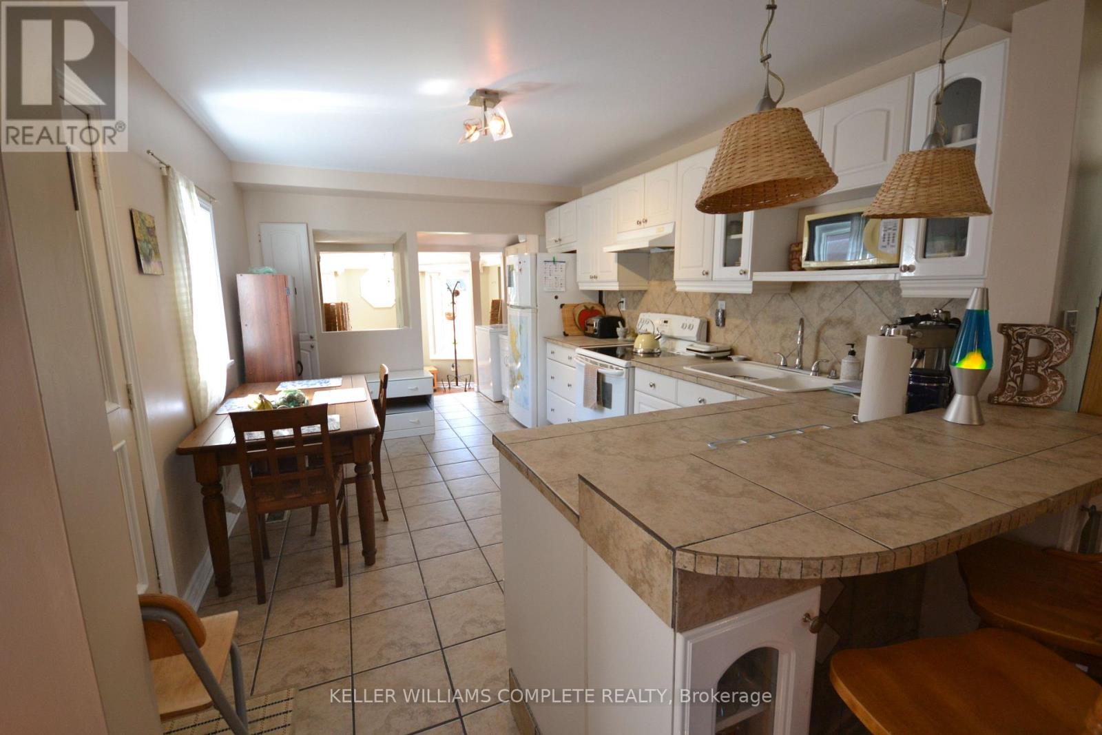 25 Chatham Street, Hamilton (Kirkendall), Ontario  L8P 2B3 - Photo 14 - X12131320
