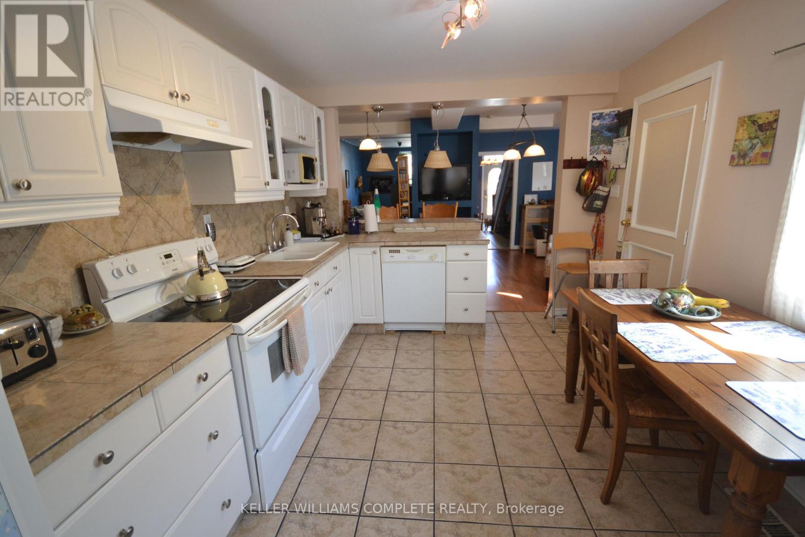 25 Chatham Street, Hamilton (Kirkendall), Ontario  L8P 2B3 - Photo 16 - X12131320
